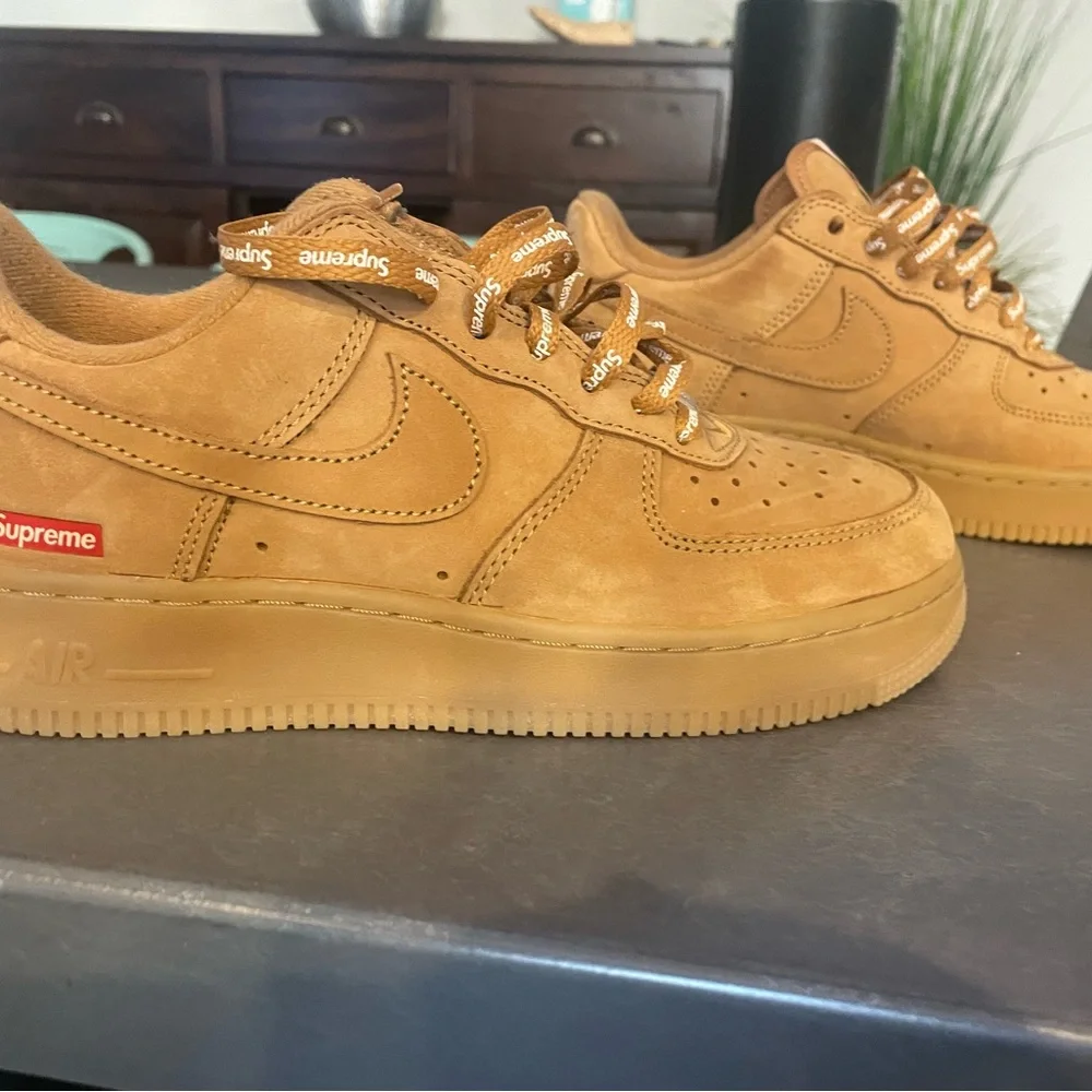 Nike Air Force 1 low SP Supreme! Worn twice!